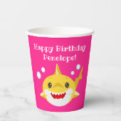 パーソナライズされたシャークピンク海誕生日紙カップ 紙コップ (正面)