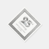 パーソナライズされたシルバー25結婚周年記念 スタンダードカクテルナプキン (角)