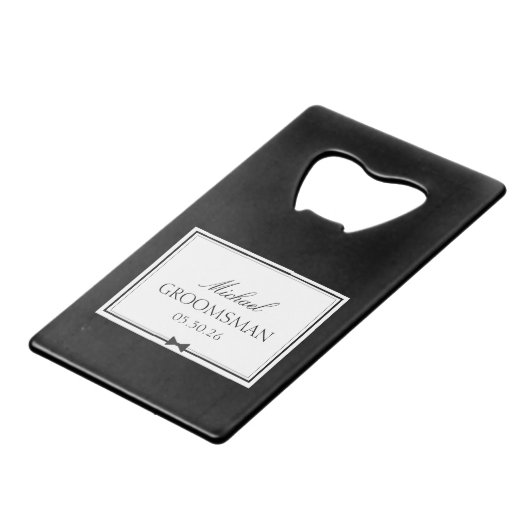 パーソナライズされたシンプルクラシックボウタイグロムスマン クレジットカード栓抜き (正面アングル)