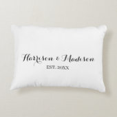 パーソナライズされたスクリプトカップル名の日結婚の値 アクセントクッション (裏面)