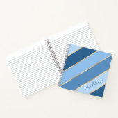 パーソナライズされたダークミディアムライトブルーゴールドストライプ ノートブック (内部)