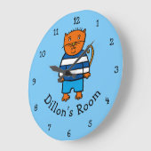 パーソナライズされたディロン・ザ・ネコ ラージ壁時計 (傾斜)