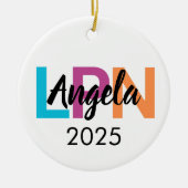 パーソナライズされたナースオーナメント2025カスタム、rn,np セラミックオーナメント (正面)