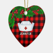 パーソナライズされたナースレッドバッファロープレイドクリスマス セラミックオーナメント (左)