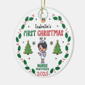 パーソナライズされたナース初めてのクリスマス セラミックオーナメント (左)