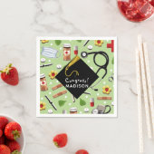 パーソナライズされたナース卒業 スタンダードカクテルナプキン (インサイチュ)