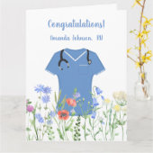 パーソナライズされたナースRN LPN NP青スクラブ カード (黄色い花)