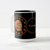 パーソナライズされたハッピーハローウィングリッタースカルマググ ツートーンマグカップ (正面左)