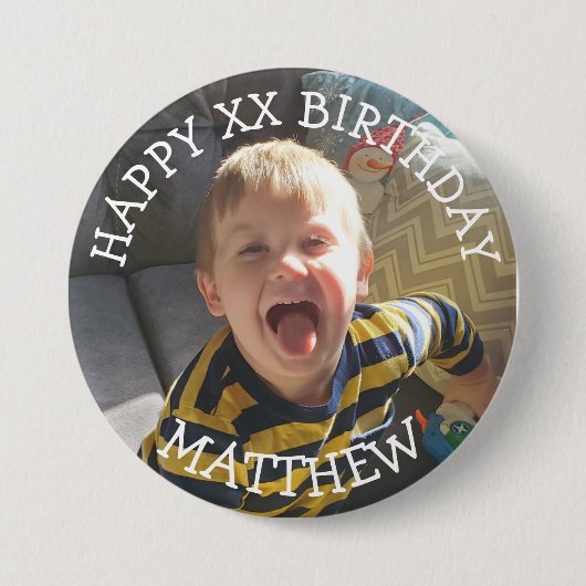 パーソナライズされたハッピーバースデー名と年齢 缶バッジ (正面)