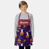 パーソナライズされたハロウィン子供へエプロン エプロン (着用した状態)