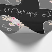 パーソナライズされたハートと花チョーク結婚ボード ラッピングペーパー (角)
