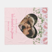 パーソナライズされたハートフォトピンクローズ婚約 フリースブランケット (正面(横))