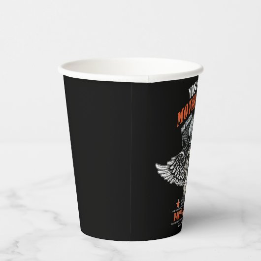 パーソナライズされたバイクもしくは自転車に乗る人飛んでいるスカルショップ 紙コップ (右)