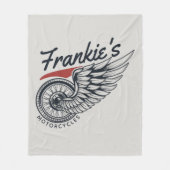 パーソナライズされたバイク飛んでいるタイヤバイクもしくは自転車に乗る人店 フリースブランケット (正面)