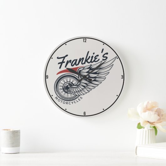 パーソナライズされたバイク飛んでいるタイヤバイクもしくは自転車に乗る人店 ラージ壁時計 (ホーム)