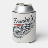 パーソナライズされたバイク飛んでいるタイヤバイクもしくは自転車に乗る人店 缶クーラー (缶裏面)