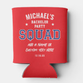 パーソナライズされたバチュラーパーティ分隊レッド・ネイビー 缶クーラー (裏面)