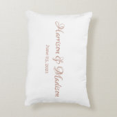 パーソナライズされたバラカスタムカップル名結婚日 アクセントクッション (裏面(縦))