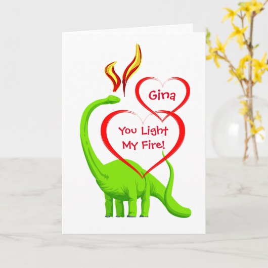 パーソナライズされたバレンタインハートと恐竜 カード (黄色い花)