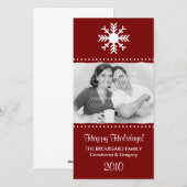 パーソナライズされたバーガンディの雪の結晶のホリデー フォト カード (正面/裏面)