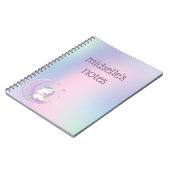 パーソナライズされたパステルレインボーユニコーン ノートブック (左側)