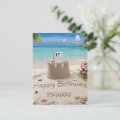 パーソナライズされたビーチサイドの誕生日デザイン ポストカード (スタンド正面)