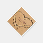 パーソナライズされたビーチラヴ結婚のハート スタンダードカクテルナプキン (角)