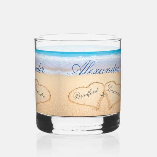 パーソナライズされたビーチ結婚式ハートイン・サンド・フェイバー ウイスキーグラス (裏面)
