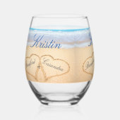 パーソナライズされたビーチ結婚式ハートイン・サンド・フェイバー ステムなしワイングラス (正面)