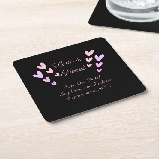 パーソナライズされたピンクのハート愛は甘い日付を保存 スクエアペーパーコースター (アングル)