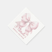 パーソナライズされたピンクボウブライダルシャワーファンシー スタンダードカクテルナプキン (角)