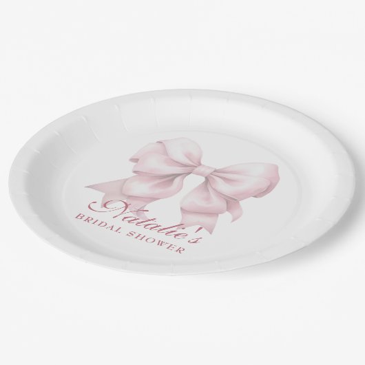 パーソナライズされたピンクボウブライダルシャワーファンシー ペーパープレート (アングル)