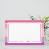 パーソナライズされたピンク紫ストライプの文房具紙 (スタンド正面)