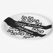 パーソナライズされたファンキー白黒50誕生日 ペーパープレート (アングル)