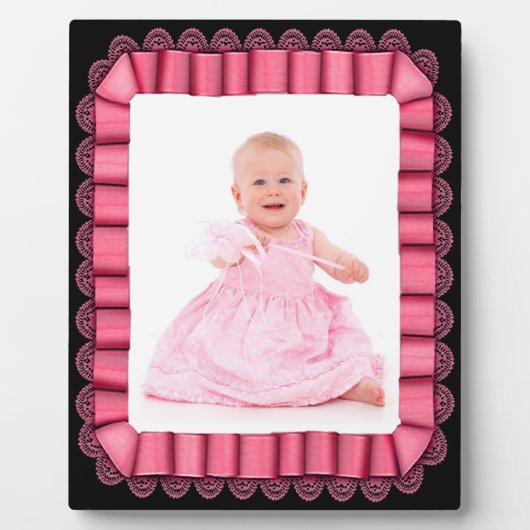 パーソナライズされたベビーフォトピンクのレースリボンフレーム フォトプラーク (正面)
