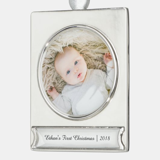 パーソナライズされたベビー名フォト初めてのクリスマス シルバープレートバナーオーナメント (左)
