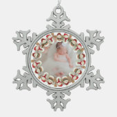 パーソナライズされたベビー第1期出産発表 スノーフレークピューターオーナメント (正面)