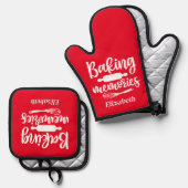 パーソナライズされたベーキングメモリーズレッド 鍋つかみ&鍋敷きセット (正面/裏面)