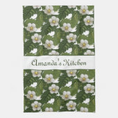 パーソナライズされたホワイト フラワー キッチンタオル (縦)