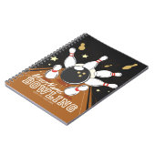 パーソナライズされたボウリングをする人、 クリケットの投手ストライクボーリングレーンのボールピン ノートブック (左側)