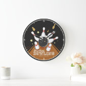 パーソナライズされたボウリングをする人、 クリケットの投手ストライクボーリングレーンのボールピン ラージ壁時計 (ホーム)