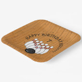 パーソナライズされたボーリングをテーマにした誕生日の年齢と名前 ペーパープレート (傾斜あり)