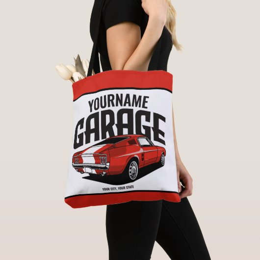 パーソナライズされたマッスルカー1967レッドファストバックガレージ トートバッグ (クローズアップ)