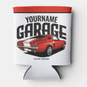 パーソナライズされたマッスルカー1967レッドファストバックガレージ 缶クーラー (正面)