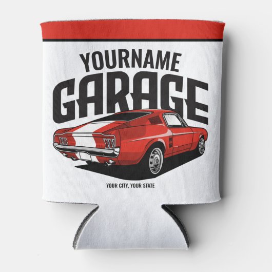 パーソナライズされたマッスルカー1967レッドファストバックガレージ 缶クーラー (正面)