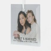 パーソナライズされたメリーと結婚したクリスマス ガラスオーナメント (正面左)