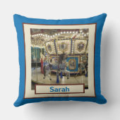 パーソナライズされたメリーゴーラウンド回転木馬 クッション (裏面)