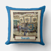 パーソナライズされたメリーゴーラウンド回転木馬 クッション (正面)