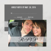 パーソナライズされたモダンな写真 ウェディング RSVP カード (正面/裏面)