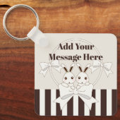 パーソナライズされたモダンクラシックストライプキュートツインバニー キーホルダー (正面)